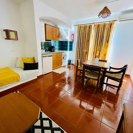Apartment T1, Da Oura