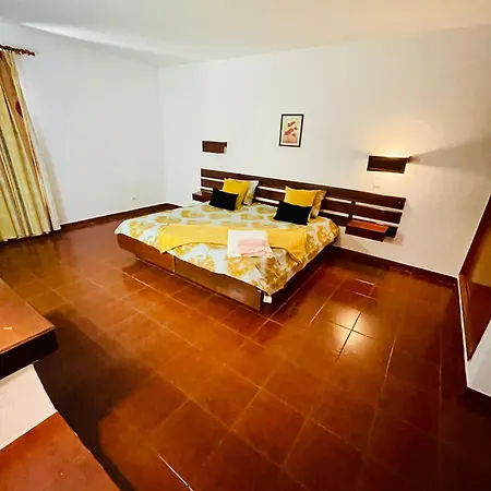 Apartment T1, Da Oura
